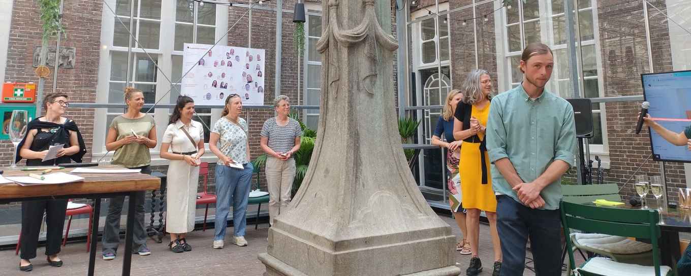 medewerkers van de toolbox bij de lancering